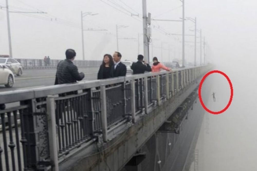 Slučajno snimio skok ljubavnika s mosta