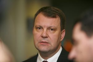 Mirović iskusni političar i književnik