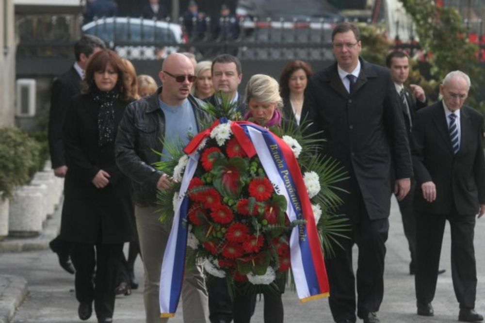 Dačić i Vučić odali poštu ubijenom premijeru Đinđiću