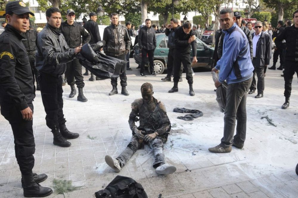 Mladić se zapalio u centru Tunisa