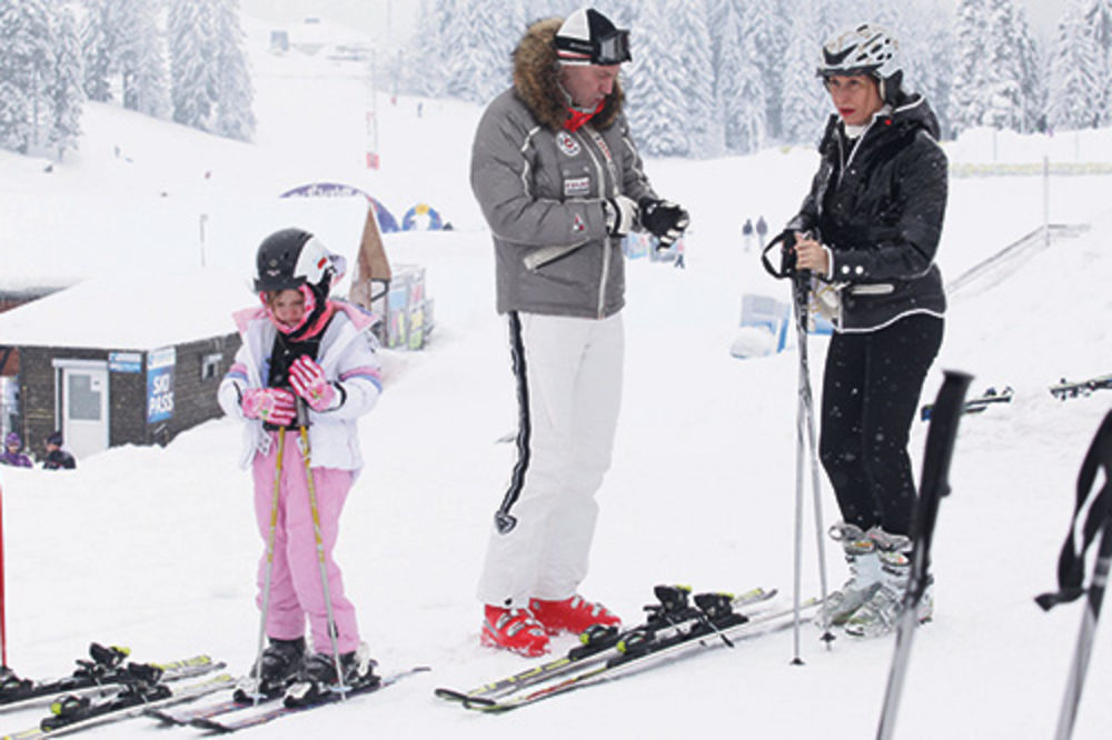 Snežana Dakić skija sa sve šminkom