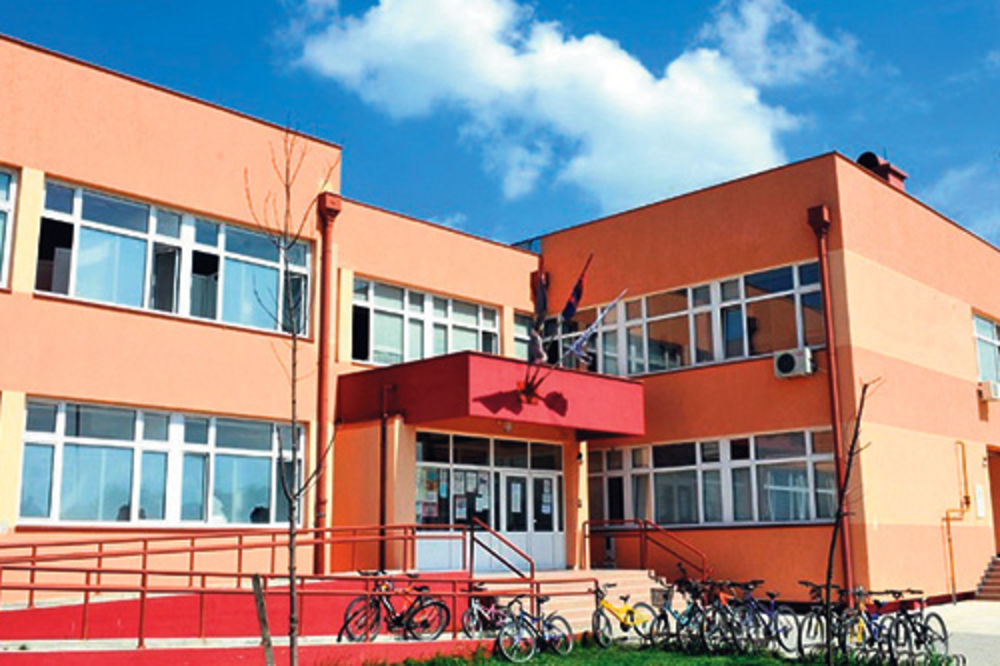 SIGURNIJE: U Novom Sadu će zaključavati škole tokom nastave