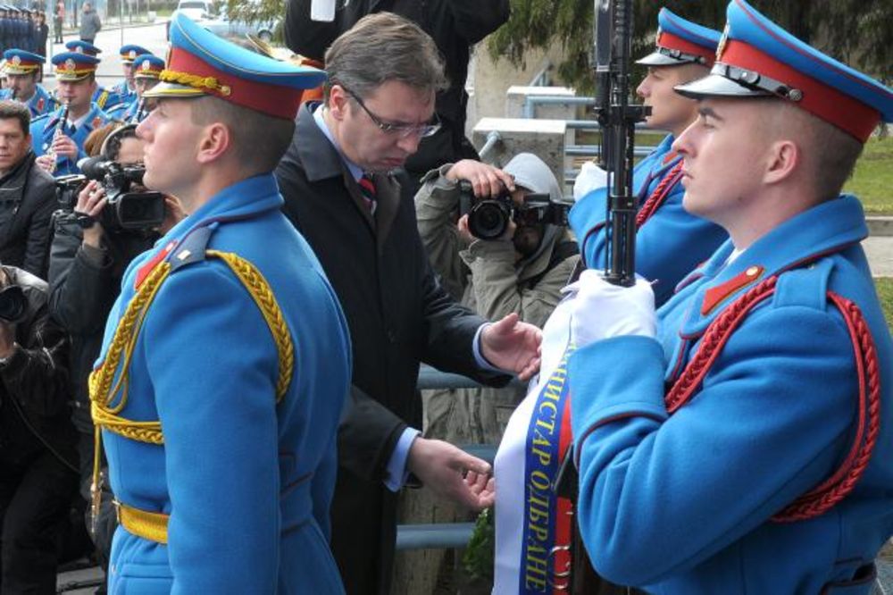 Vučić: Danas se sećamo onih koji su štitili Srbiju