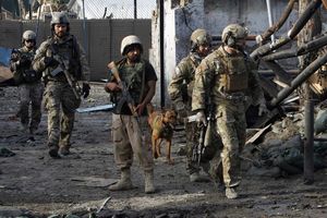 8 talibana se raznelo u štabu policije
