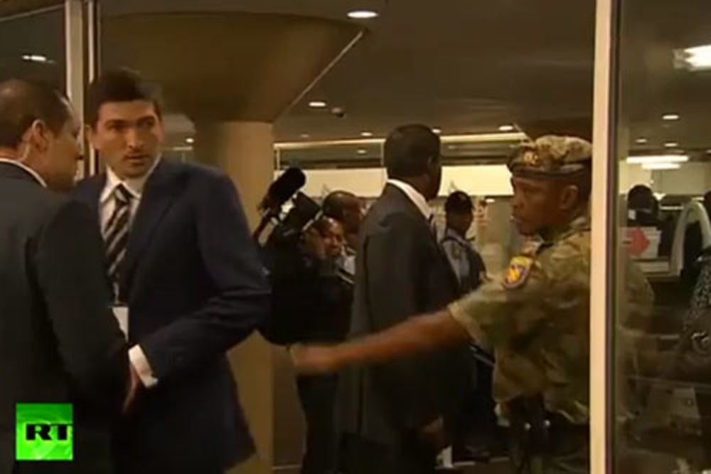 NAPOLJE, BRE: Stražar najurio Putinovo obezbeđenje u Durbanu!