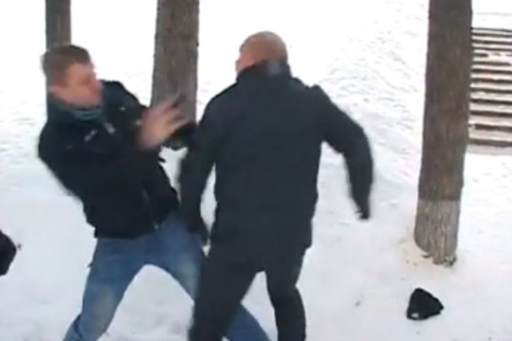 Ruski neonacista pretukao gej aktivistu pred kamerama
