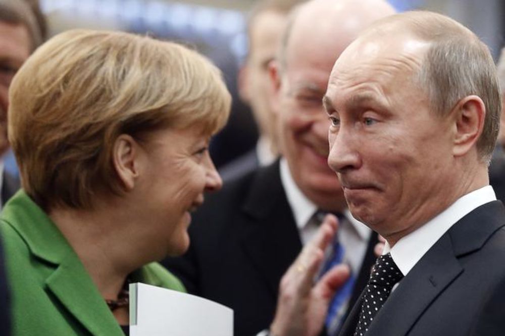 Golim grudima na Putina i Merkelovu!