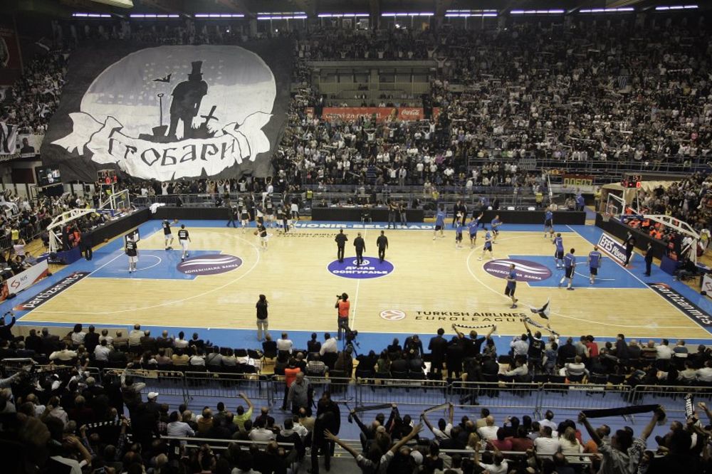 POMOĆ: Grobari skupili milion dinara za košarkaški klub Partizan