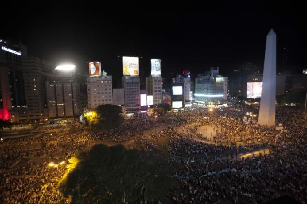 Buenos Ajres: Milion ljudi na antivladinom protestu