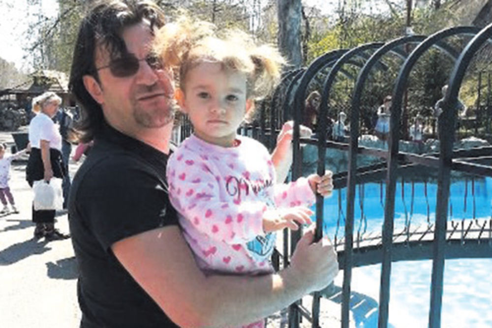 Aca Lukas s ćerkom u zoološkom vrtu!