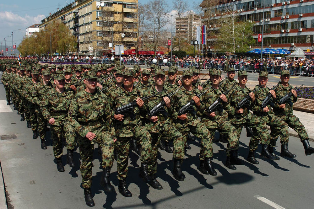 DAN VOJSKE: Vojna parada u Kruševcu