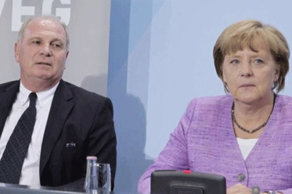 PAO ZBOG KOBASICE: Merkelova ljuta na Henesa!