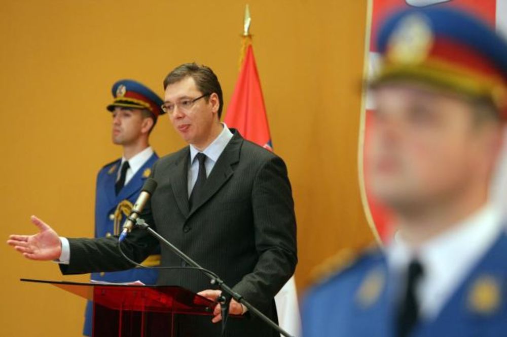 DAN VOJSKE: Vučić vojnicima dodelio medalje