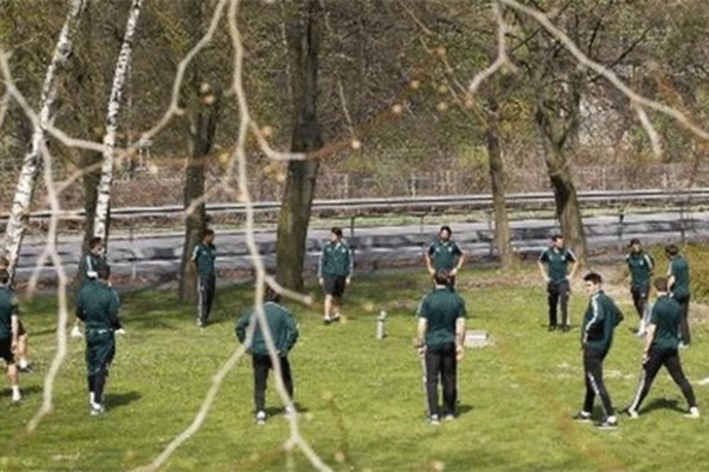 UOČI MEČA: Fudbaleri Reala trenirali u šumi!