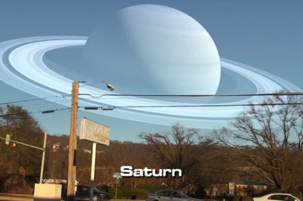POGLEDAJTE: Kako bi izgledalo da je Saturn na mestu Meseca!