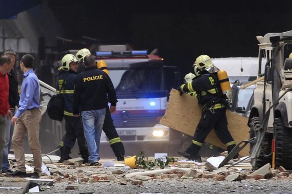RAZORNO: Objavljen snimak eksplozije u Pragu!