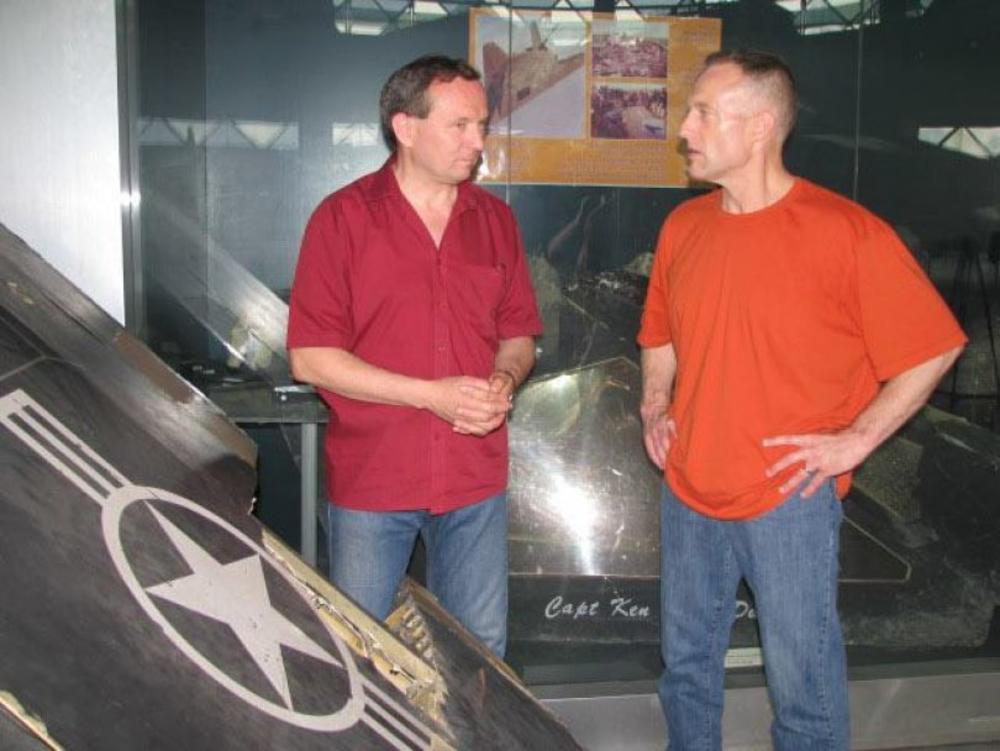 Prvi priznao... Dejl Zelko (desno), pilot oborenog F-117 sa Zoltanom Danijem 