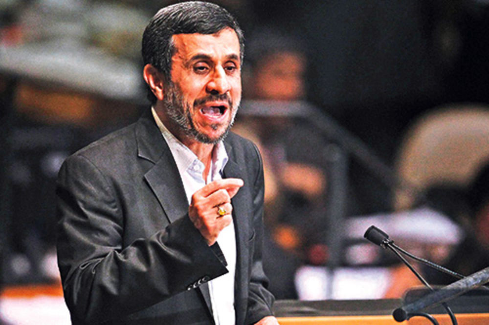 SUKOB: Verski vođa priveo Ahmadinežada!