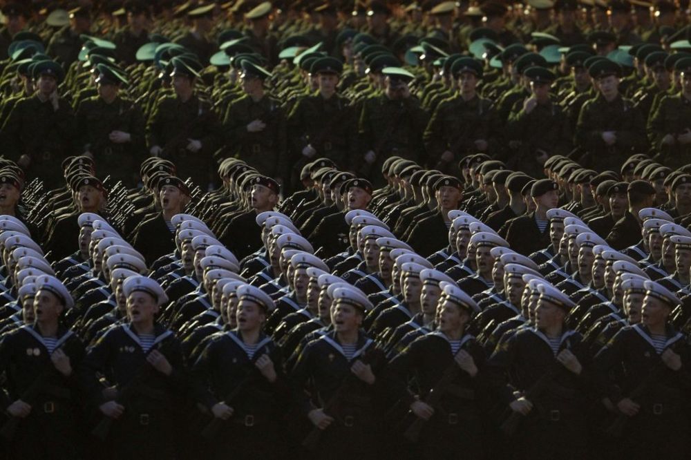 GENERALNA PROBA: Rusi vežbaju za paradu