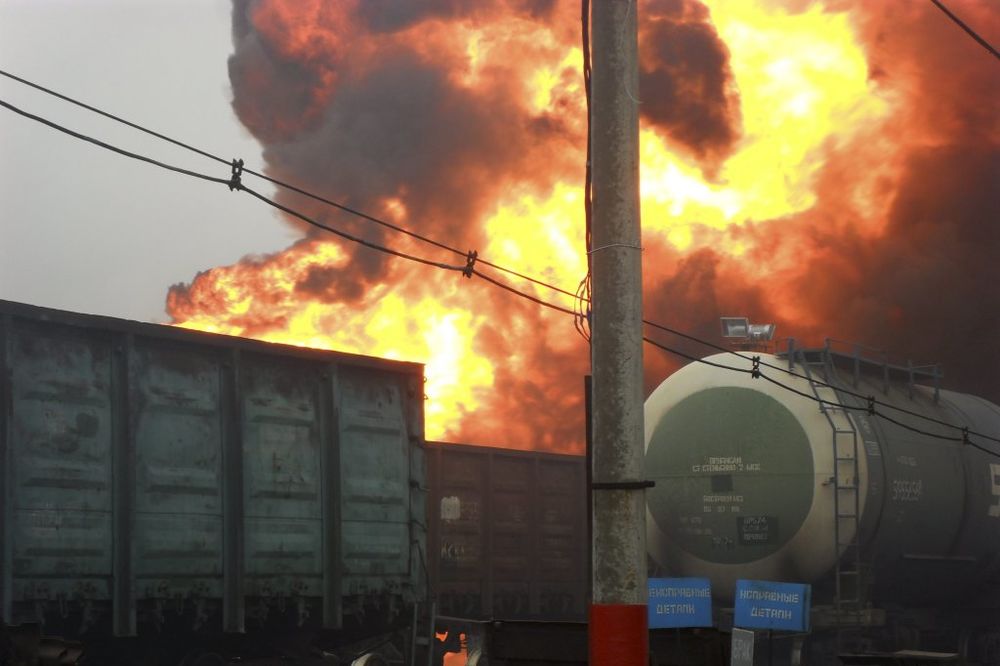 NESREĆA U RUSIJI: Iskočio iz šina i zapalio se 51 vagon-cisterna