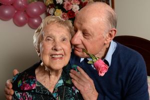 ONA VOLI MLAĐE: Ljubav stiže i u 106. godini