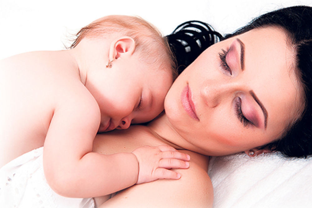 Kako se naspavati uz bebu