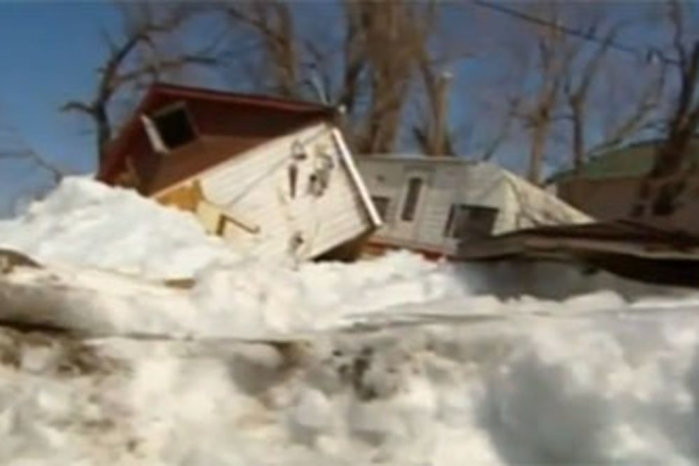 KANADA U ŠOKU: Džinovska santa leda uništila kuće