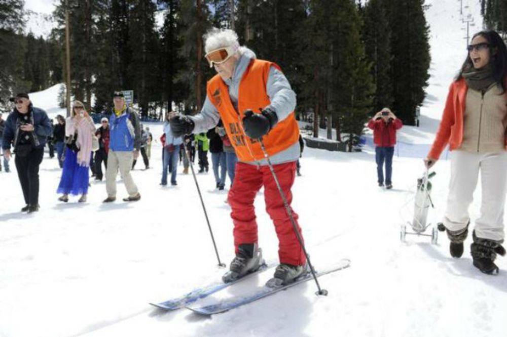 FENOMEN: Proslavila stoti rođendan skijajući