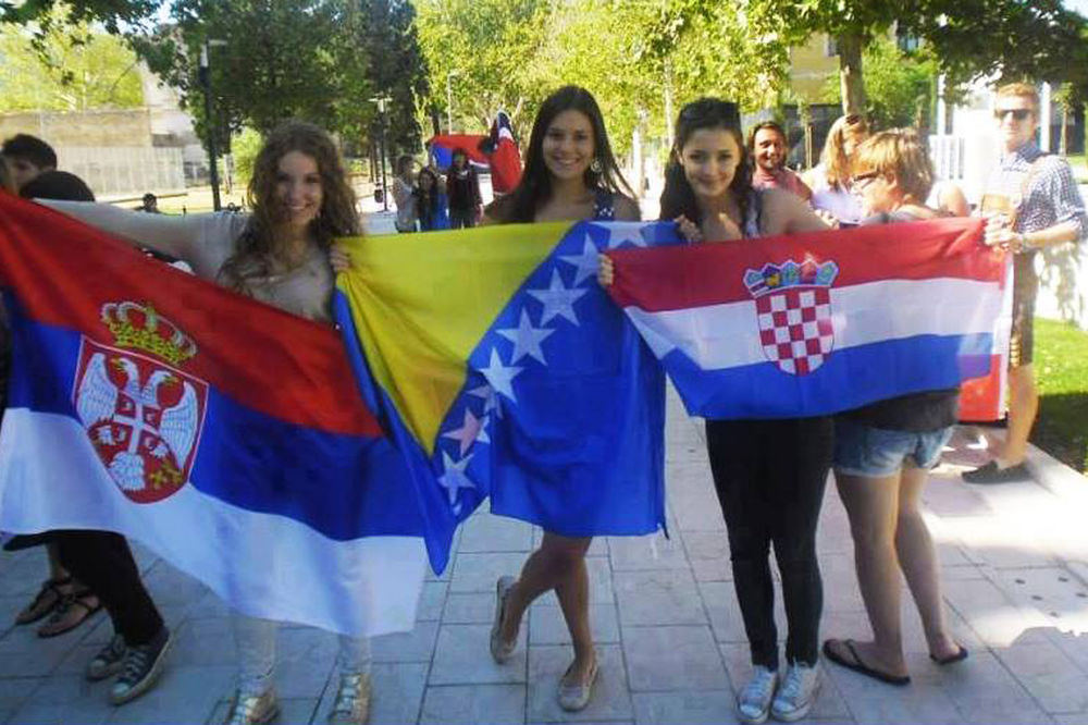 EKS-JU HIT: Mi smo nove Jugoslovenke! 