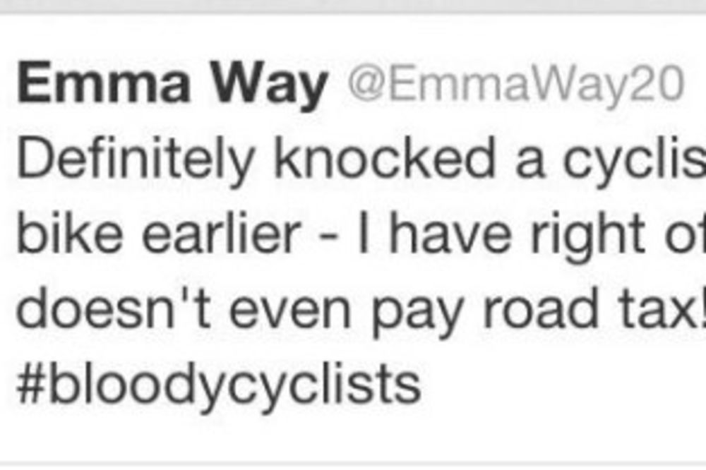 KAO U VICU: Plavuša u vožnji pokupila biciklistu pa objavila tvit!