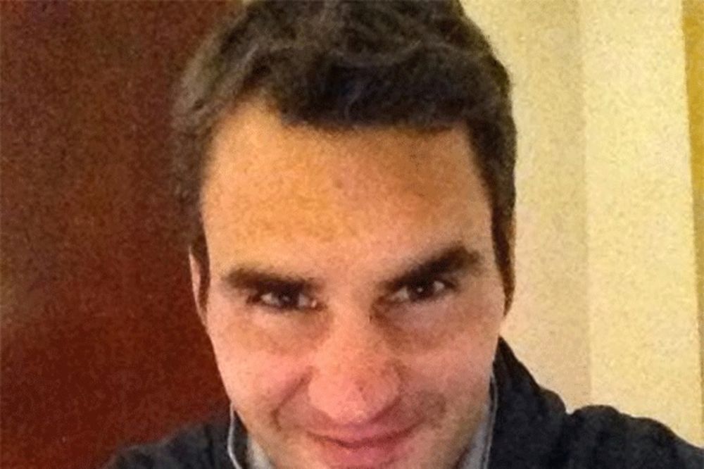 REKLA MU PTICA: I Federer stigao na Tviter!