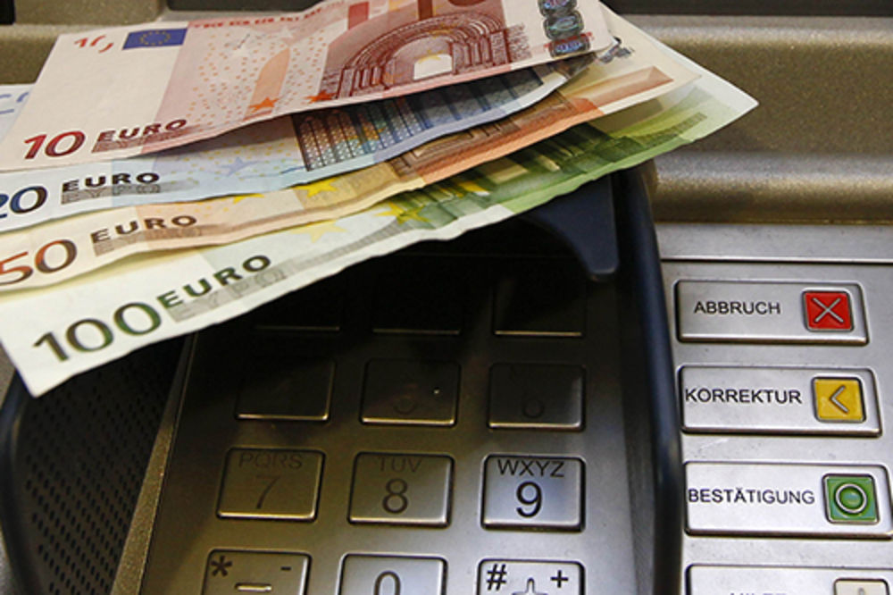 ŠRAFCIGER LOPOVI: Rasklopili bankomat i uzeli 66.000 evra, policija u šoku!