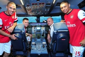 MOŽE I BEZ DOZVOLE: Fudbaleri Arsenala pilotirali avionom!