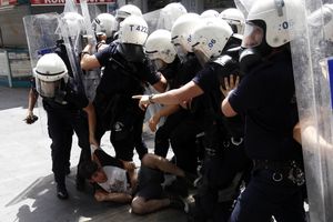 PROTESTI U TURSKOJ: Uhapšeno skoro 500 demonstranata