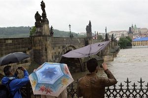 BLESAVO: Poplavni talas u Pragu atrakcija za turiste