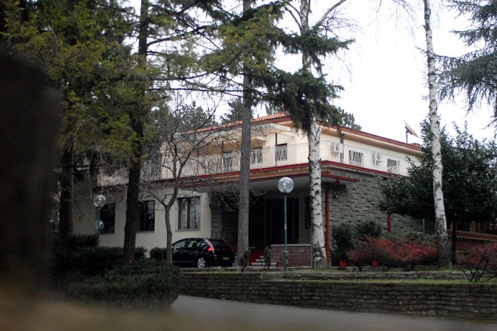 Crnogorci duguju Srbiji 2 miliona evra za ambasadu