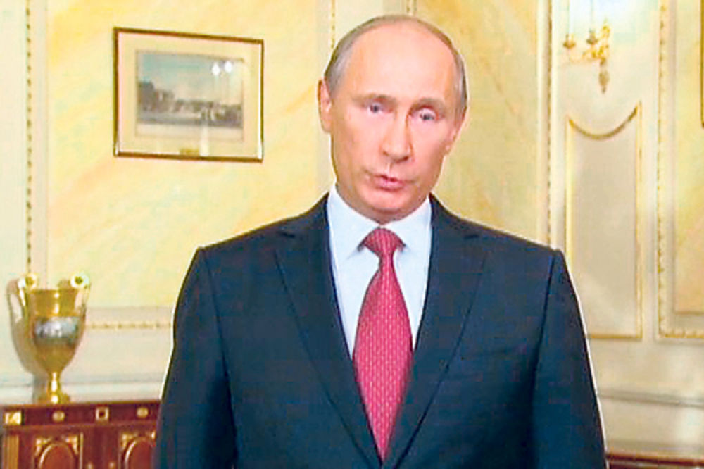 NEVIĐENO: Vladimir Putin nabada engleski