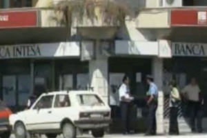 FILMSKI: Opljačkali banku u centru Prokuplja