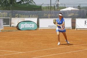 HUMANITARNI TURNIR: Neda Ukraden pokazala kako se igra tenis!