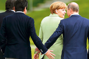 JAPANAC NAPAO OTPOZADI: Putin spasao čast Angele Merkel!