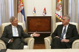 Kirbi i Nikolić: Srbija je zaslužila datum za pregovore