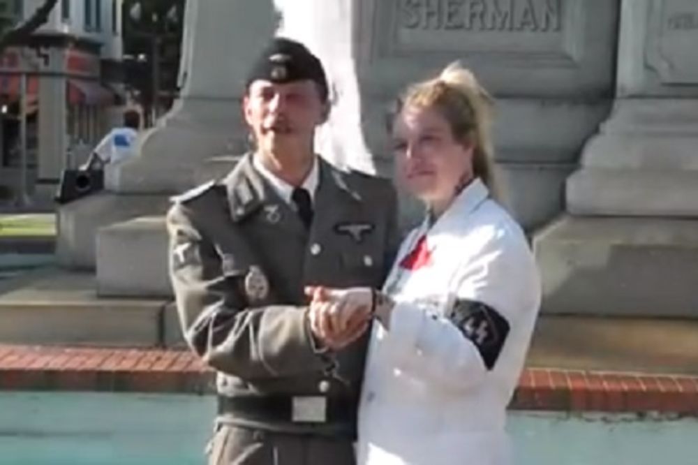 BOLESNIK: Rasista zaprosio devojku u naci-uniformi