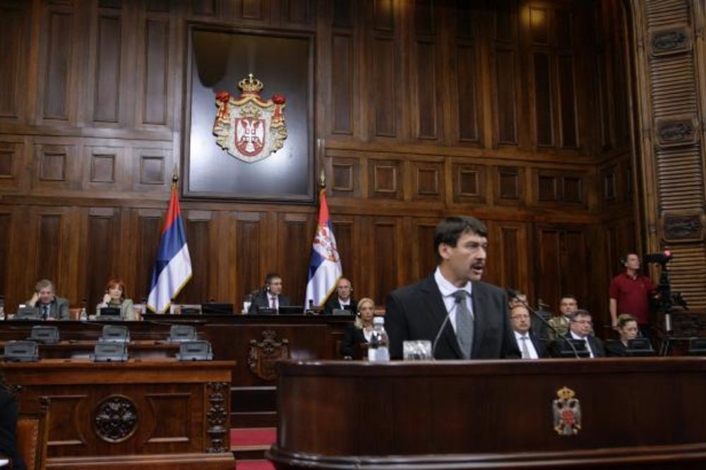 Ader se izvinio za ratne zločine nad nevinim Srbima