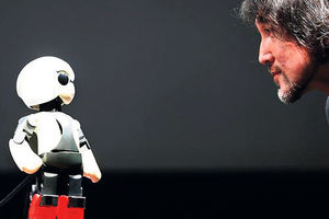 SENZACIONALNO: Japanci napravili robota koji priča!