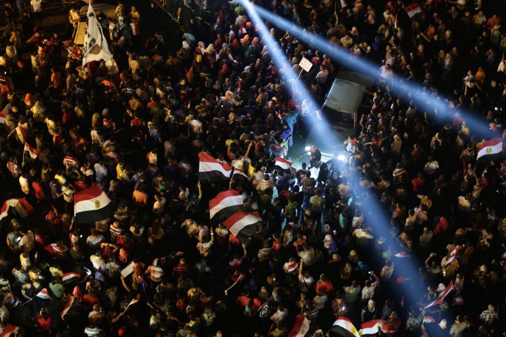PROTESTI U KAIRU: 100 žena silovano na Trgu Tahrir