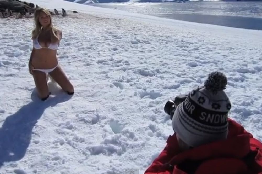 OTOPILA ANTARKTIK: Kejt Apton u bikiniju na -35 C