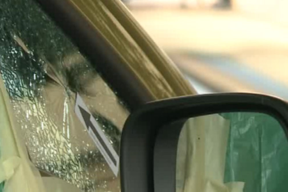 Banjaluka: Bomba bačena na parking, oštećena vozila