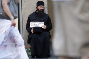 OTKRIVEN: Artemijev monah prosi u Knez Mihailovoj