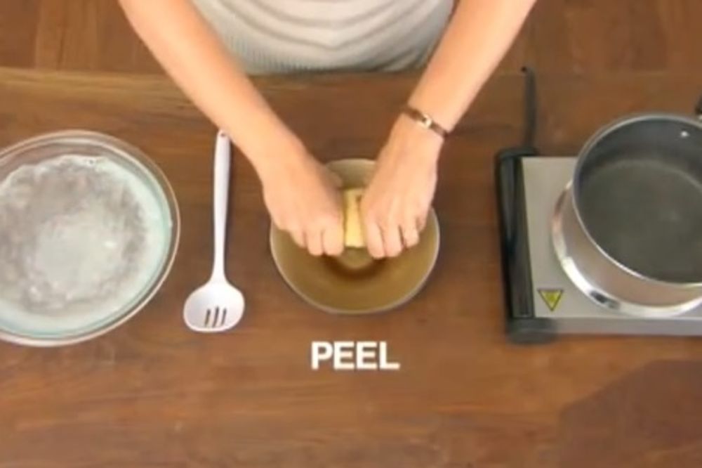 UŠTEDITE VREME: Oljuštite krompir golim rukama za 5 sekundi!