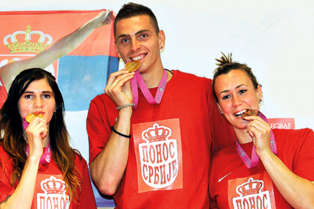 PONOS ZEMLJE: Atletičari proslavili osvajanje medalja na EP